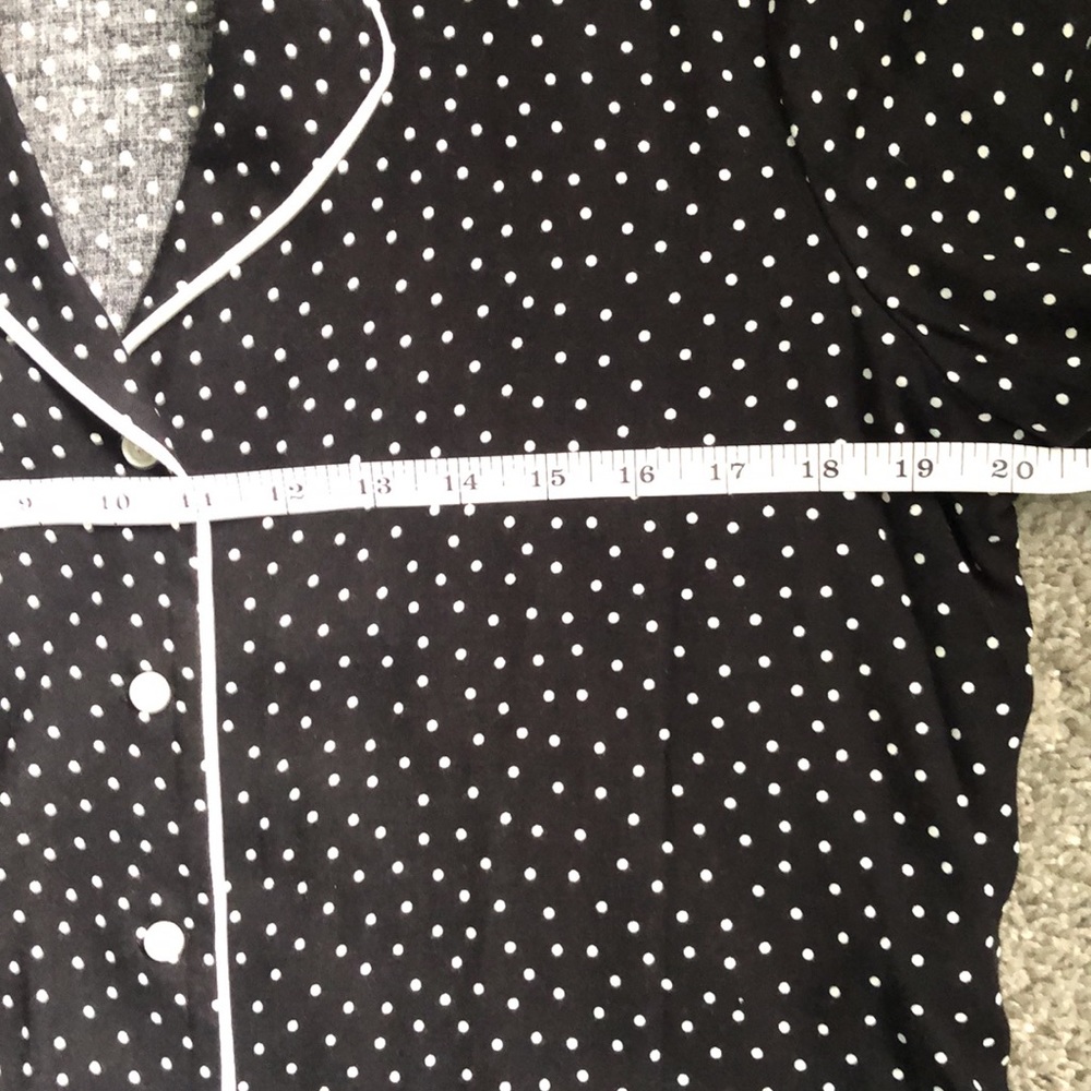 Scripted Polka dot top.Size L - Picture 9 of 9